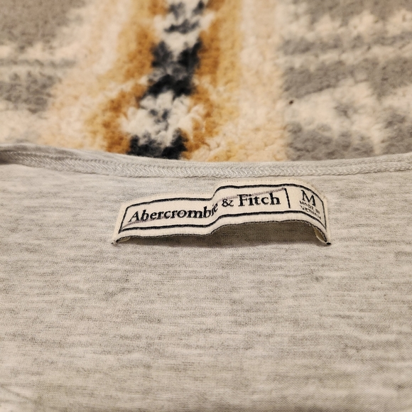 Abercrombie & Fitch flutter sleeve heather grey blouse 👚 - Picture 5 of 8